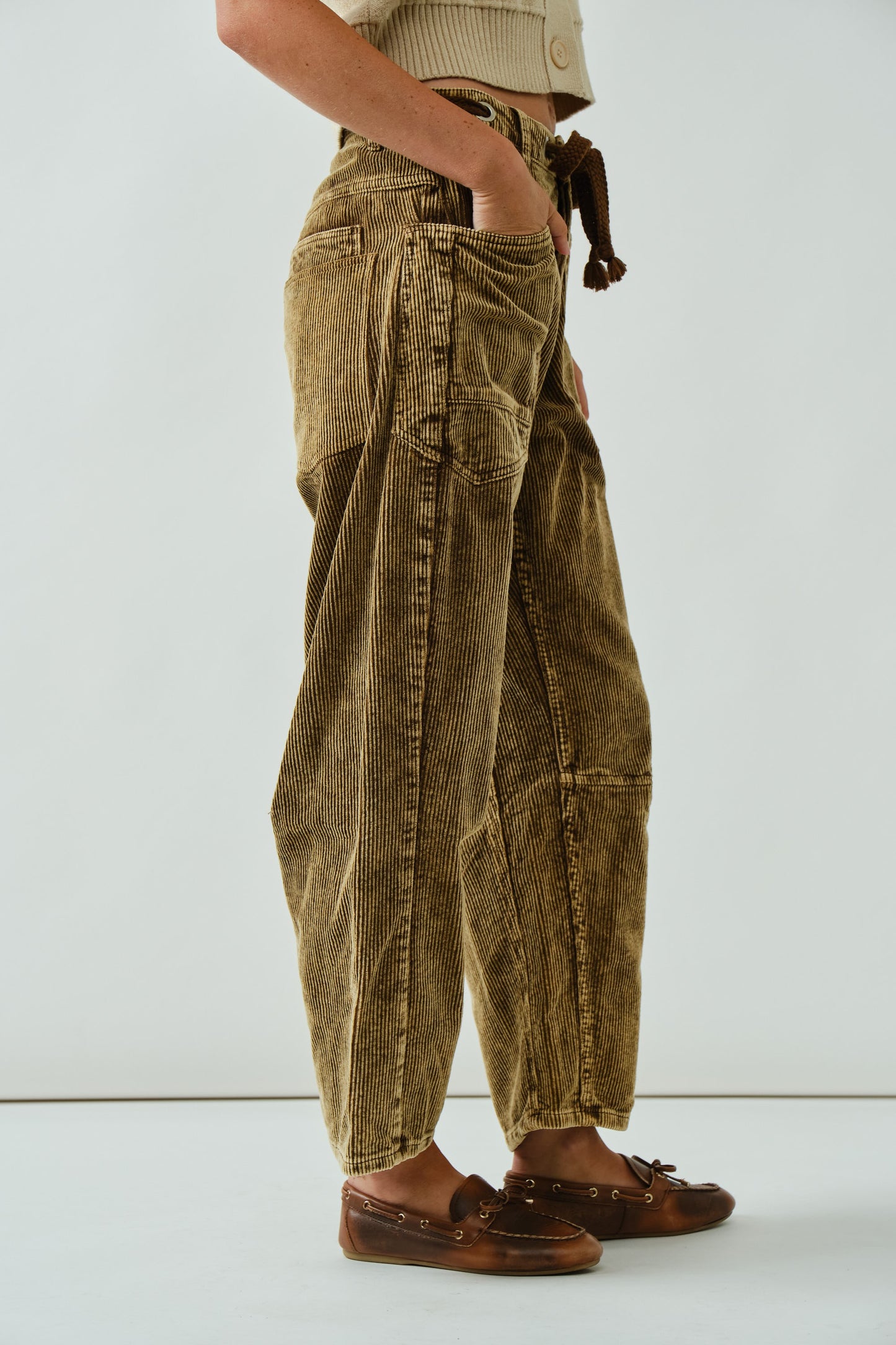 Vivienne Barrel Corduroy Pant