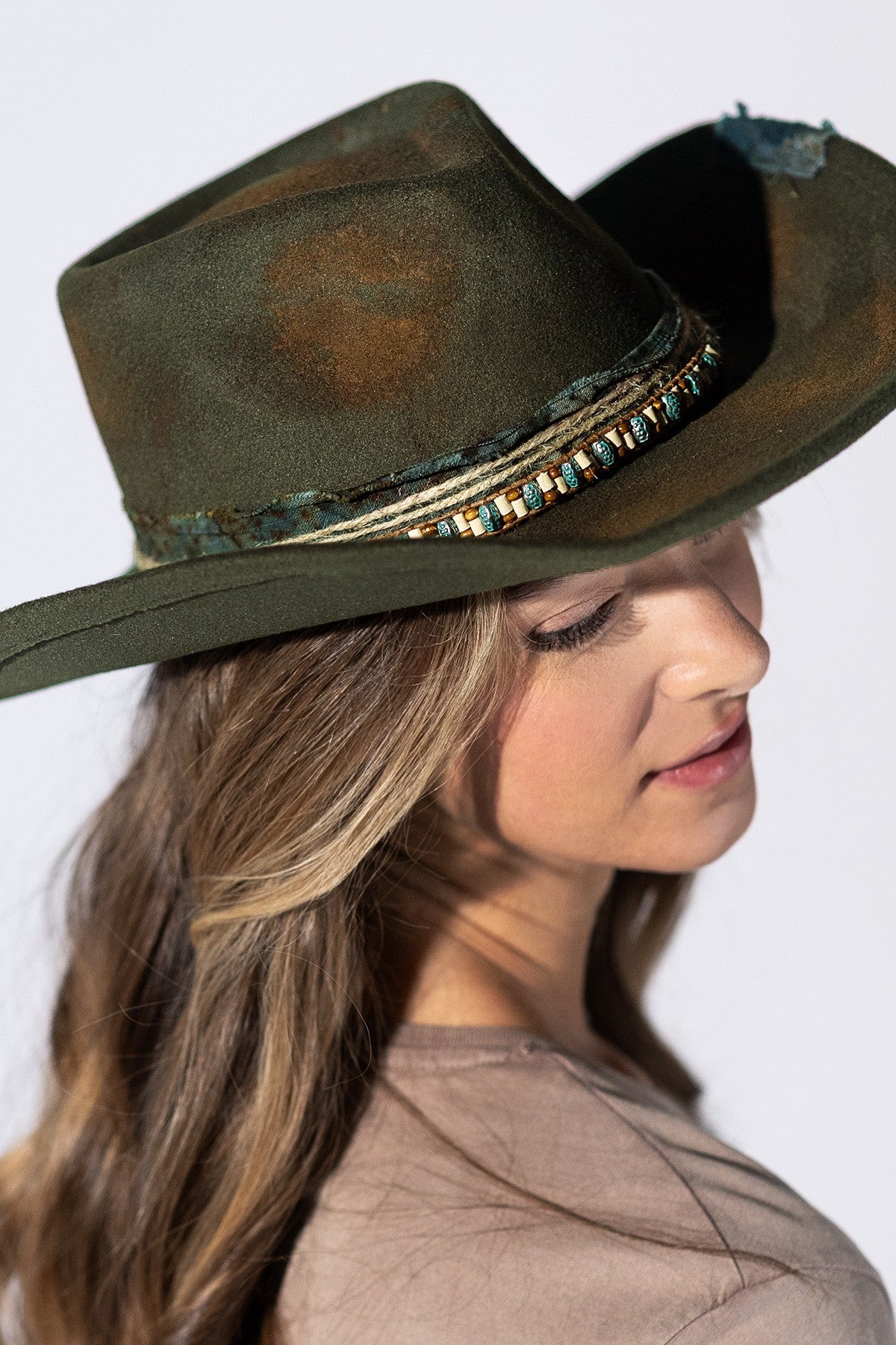 Ryleigh Vintage Style Shapeable Distressed Band Cowgirl Hat
