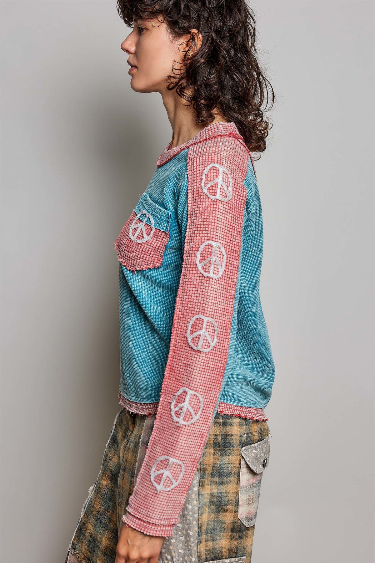 Peace Contrast Thermal Top