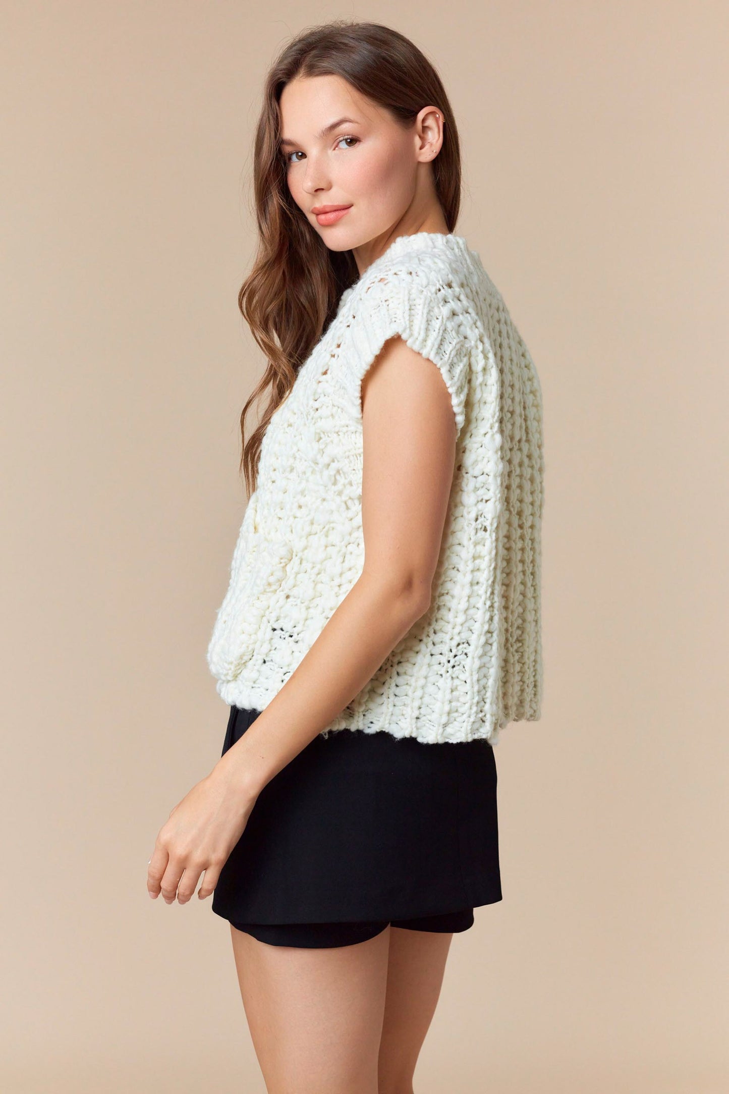 Horn Button Chunky Sweater Vest