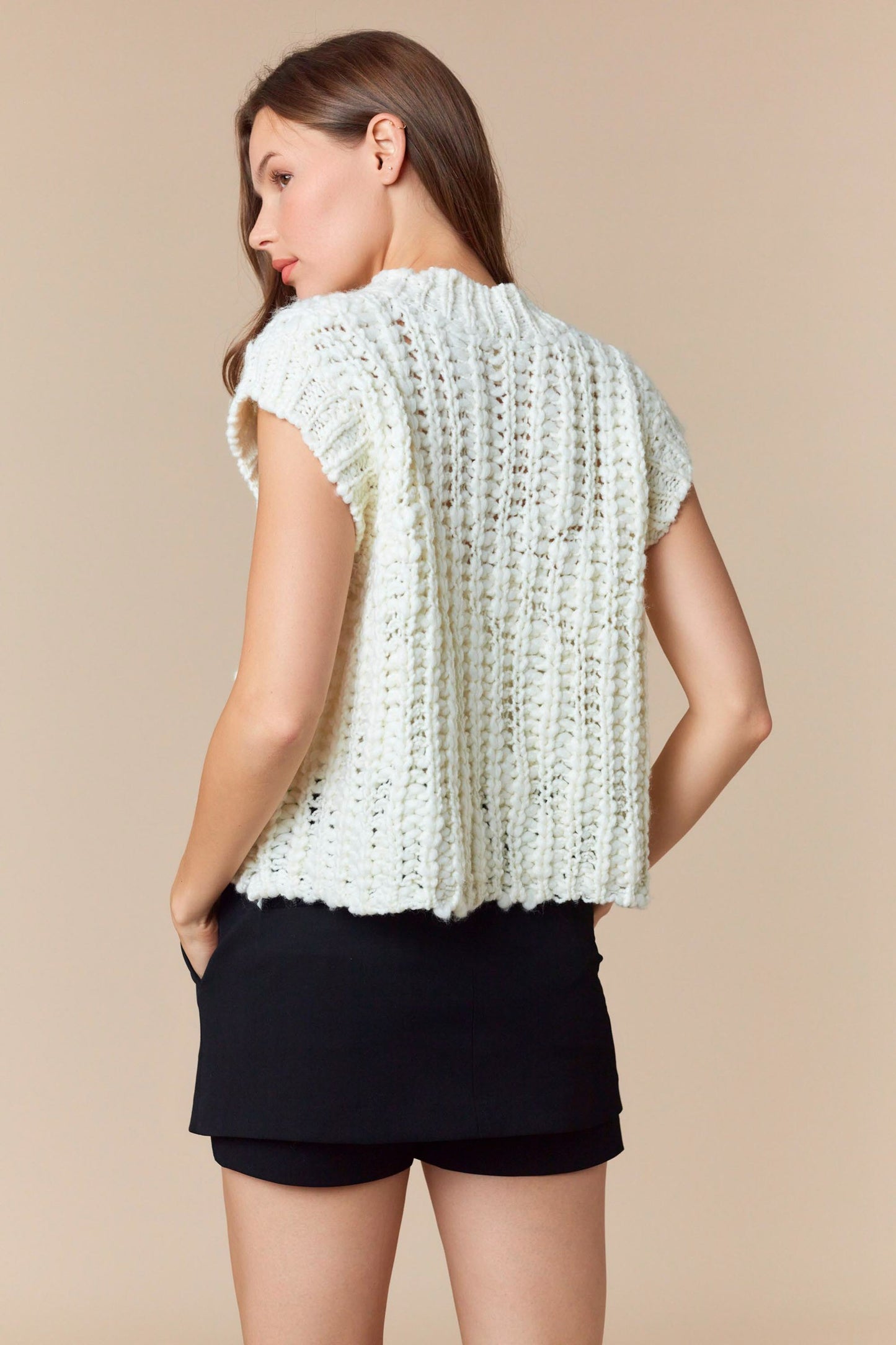 Horn Button Chunky Sweater Vest
